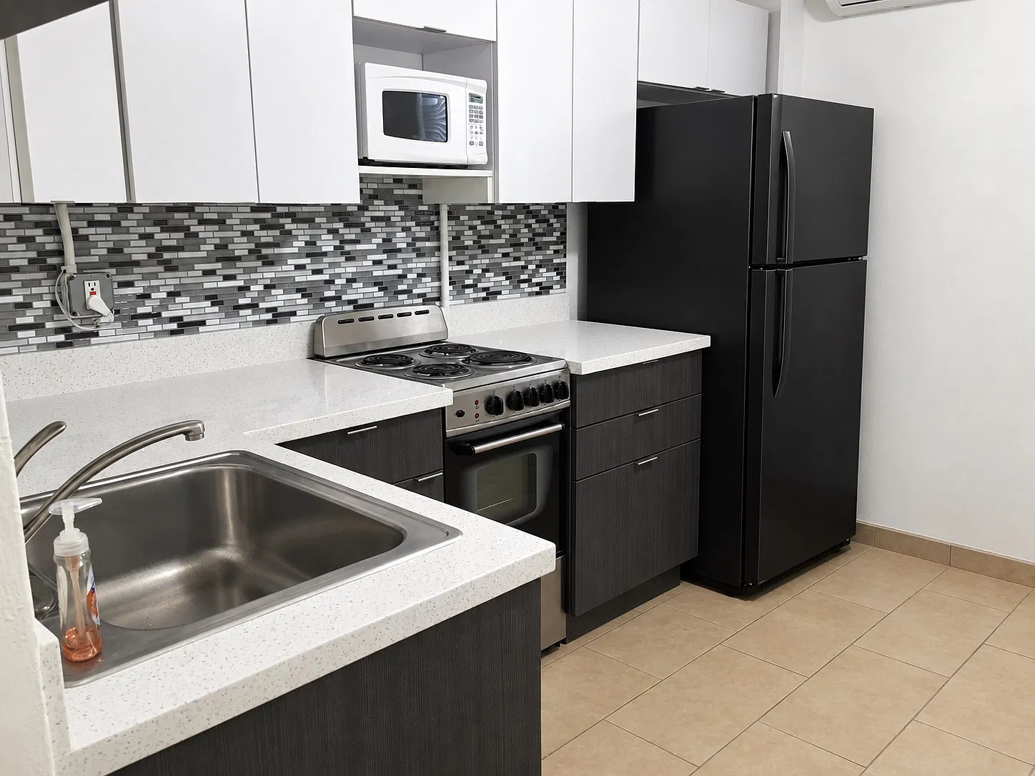 Studio, 400 sqft, $1,275 — Photo 4