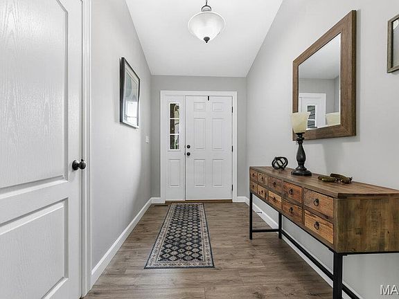 5th image of 805 Cimarron Meadows Dr