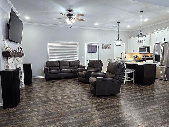 3rd image of 42 Riverwood Dr