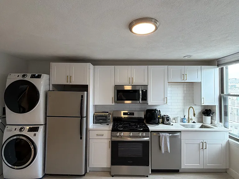 192 Athens St #3 — Photo 1