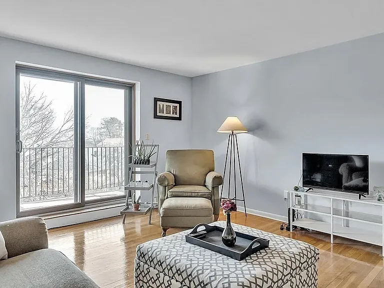50 Seymour St #15 — Photo 12