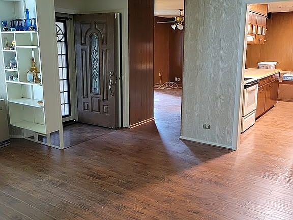 5th image of 105 Meadow Ln