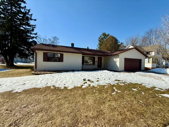 725 Badger Ave, Antigo, WI 54409