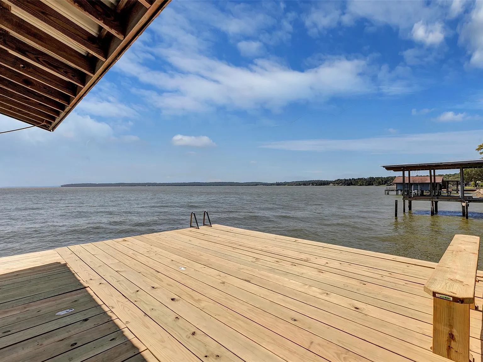 3 bed, 2.5 bath, 1410 sqft, $2,490 — Photo 3