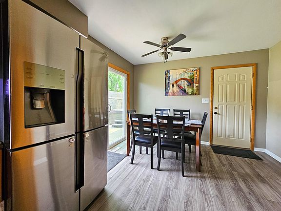 3rd image of 232 Singletree Ln