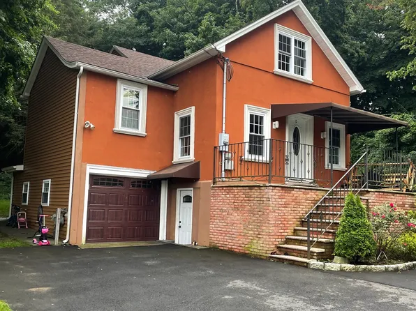 16 Blaine Street, Danbury, CT 06810