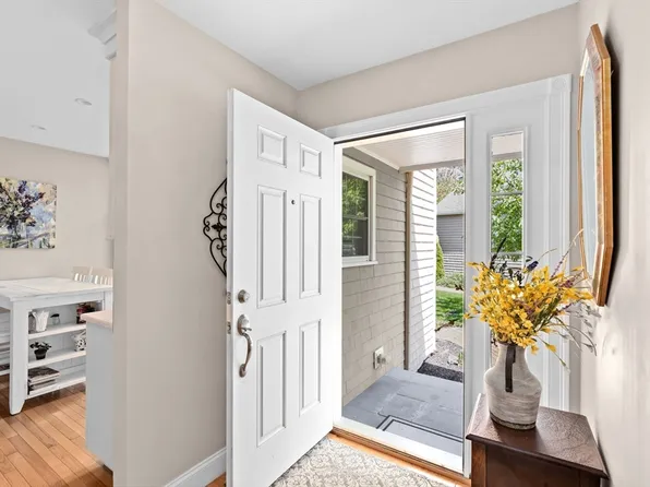 5 Alexander Pl, Scituate, MA 02066