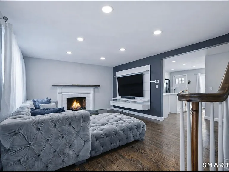 457 Summit St — Photo 5