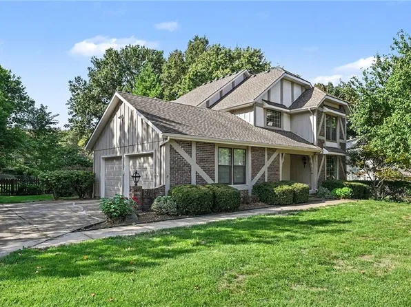 2305 W 120th Ter, Leawood, KS 66209