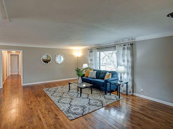 The radiant hardwood shines!