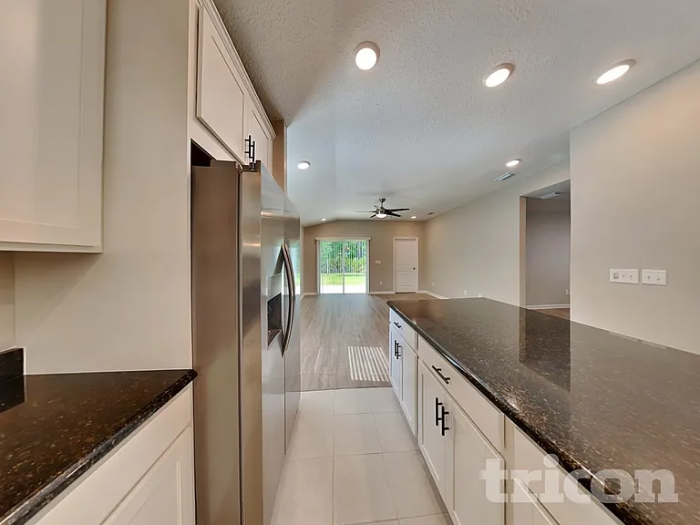 470 Chandler Dr — Photo 8