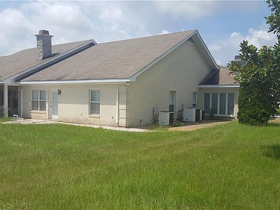2nd image of 334 Old Farm Ln