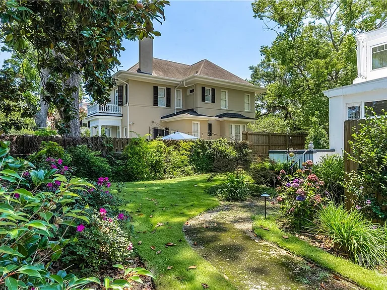602 E Victory Dr — Photo 37