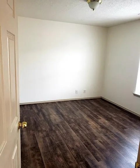 1192 SE Freedom Cir — Photo 3