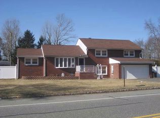 25 Clinton Rd, Fairfield, NJ 07004