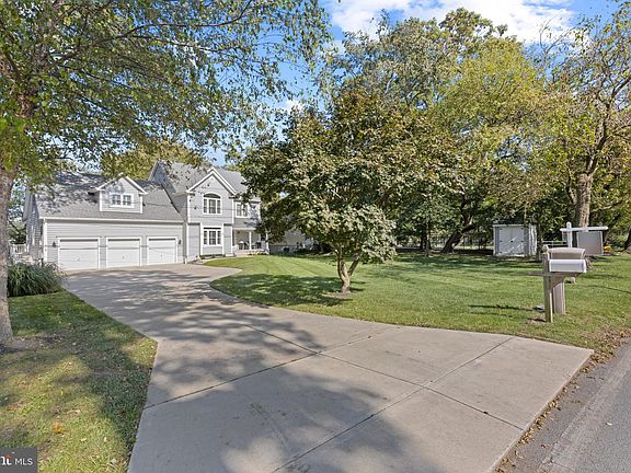 4th image of 316 North Dr