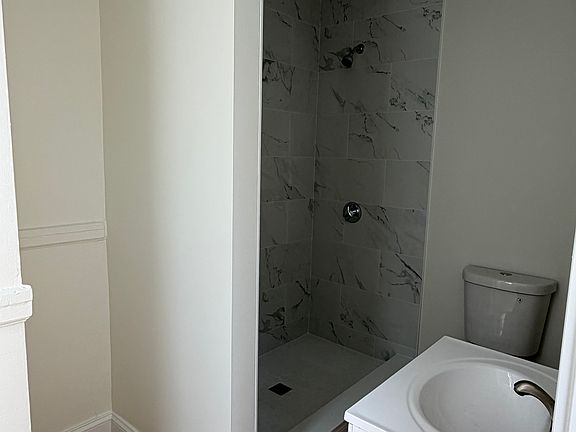 5th image of 136 Winter St #201