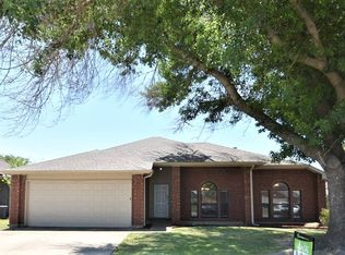 6620 Summer Hill Ln, Watauga, TX 76148