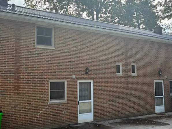 389 N Main St #1, Munroe Falls, OH 44262
