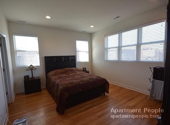 3rd image of 1952 W Erie St Unit 3E
