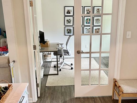 4th image of 1904 Glissade Ln