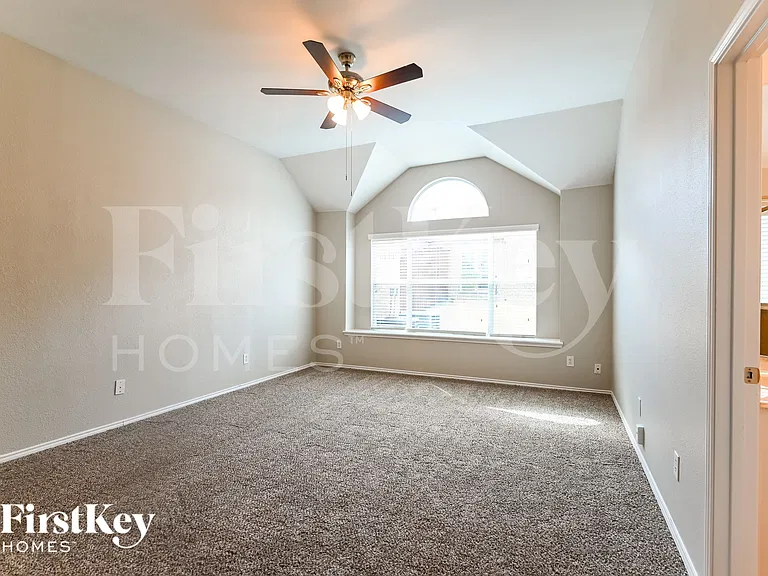 824 Trailwood Dr — Photo 9