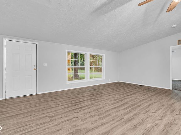 5th image of 180 Ivy Ct