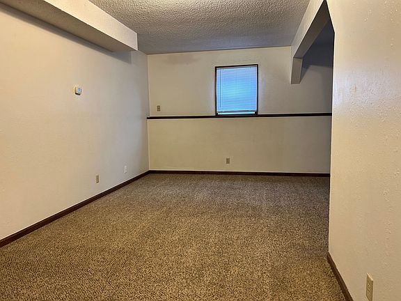 2nd image of 903 Windwood Dr APT D