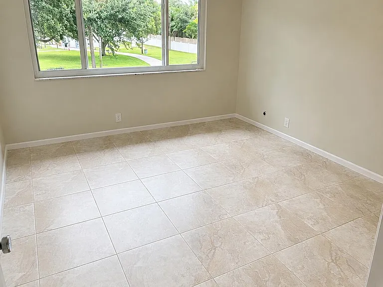 421 S Lakeside Dr #7 — Photo 6