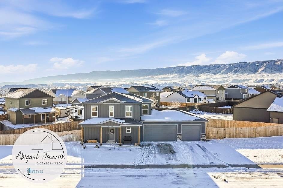 1st image of 6743 Rogue River Rd