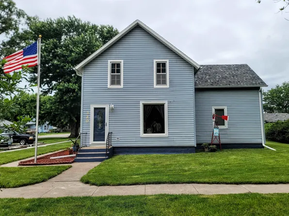 320 B St, Shelton, NE 68876