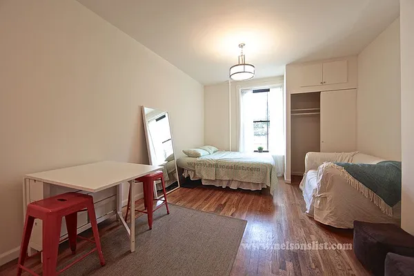 Rented by Nelson Aybar, LREB | media 5