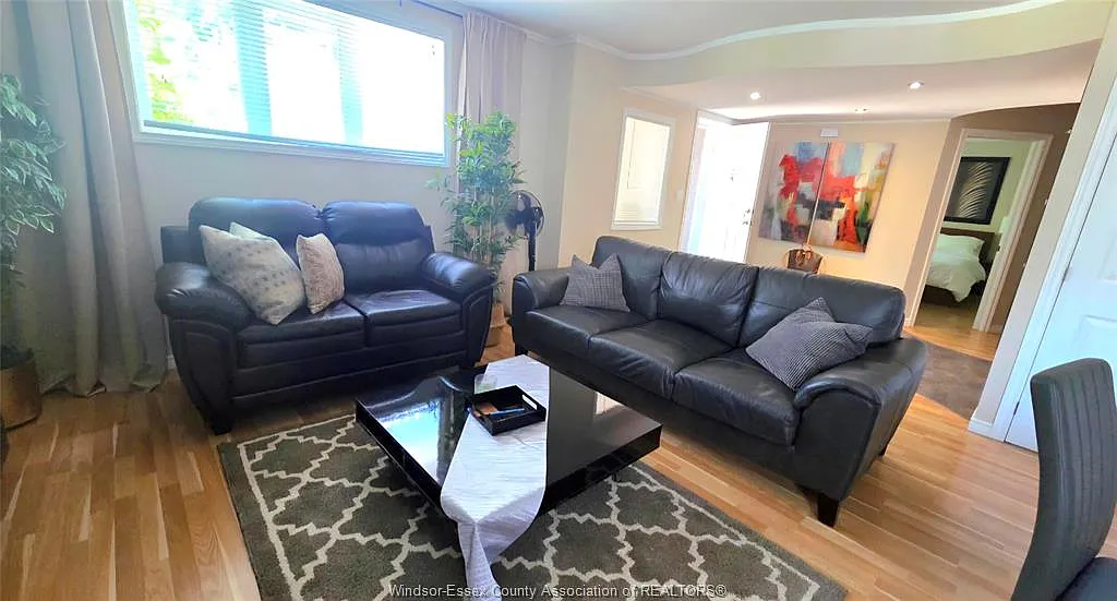 2 bed, 1.5 bath, $2,200 — Photo 2