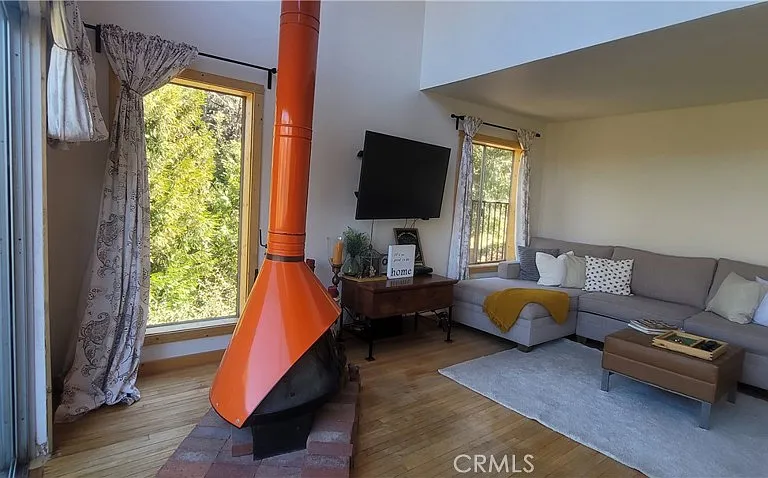 1317 Pinetree Dr — Photo 25