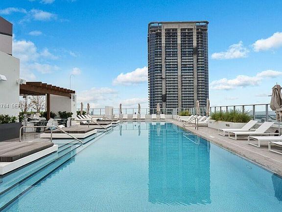 4th image of 1010 Brickell Ave Unit 1403