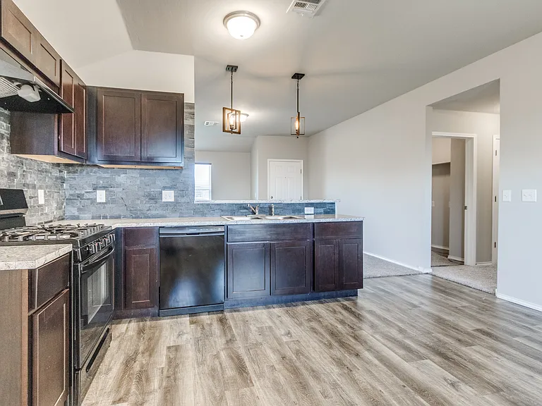 626 Audrey Dr — Photo 43
