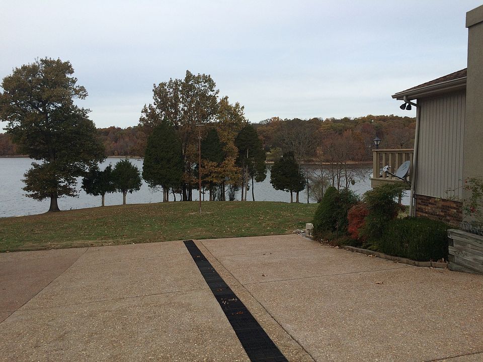 2nd image of 1193 Cunningham Ln