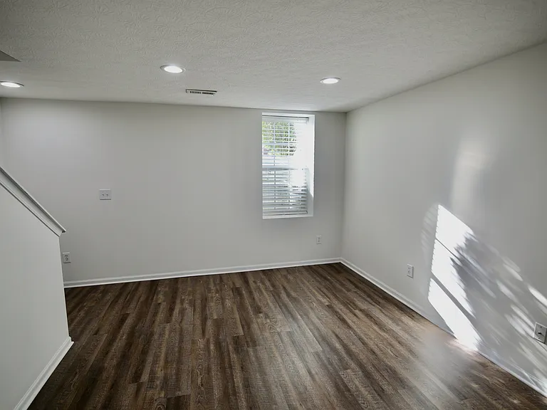 8330 Bruntsfield Rd — Photo 11