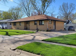 3301 Lindlavista Way, Des Moines, IA 50310