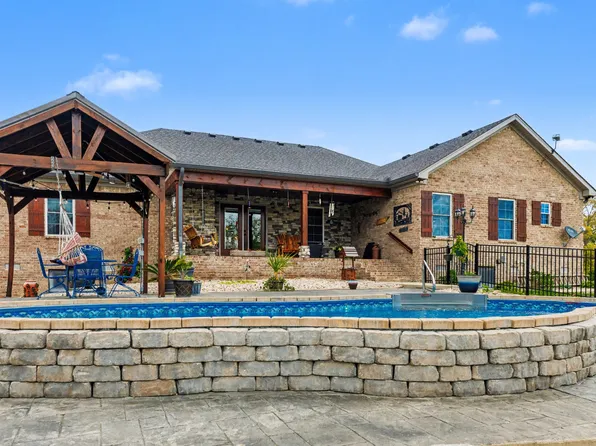 1560 Fairfield Rd, Westmoreland, TN 37186