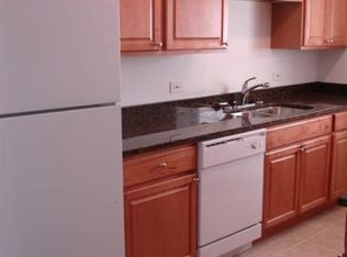 2540 Green Bay Rd APT E, Evanston, IL 60201