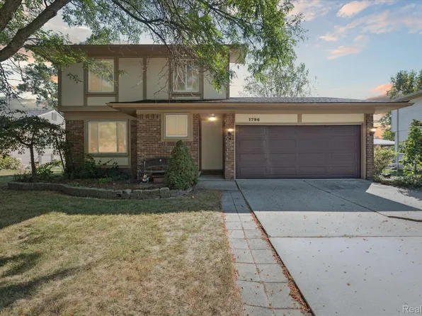 1796 Oakview Dr, Canton, MI 48187
