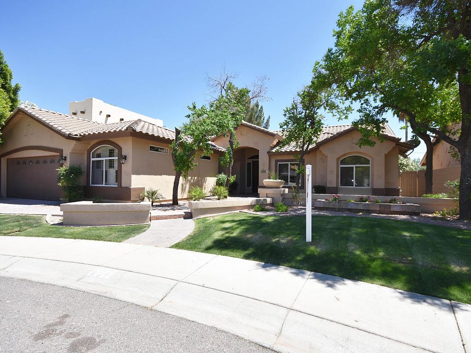 1st image of 621 E Desert Park Ln