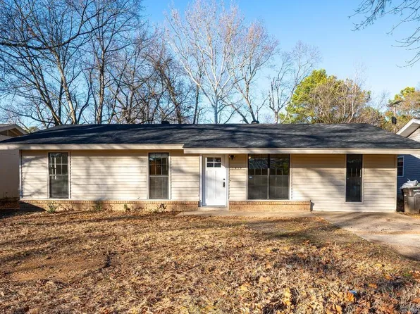 1212 Towering Oaks Dr, Jacksonville, AR 72076