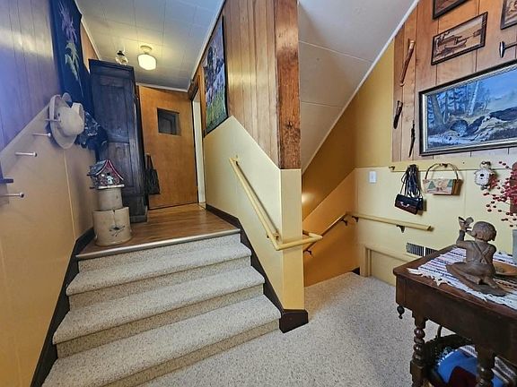 3rd image of 215 W DEPOT STREET