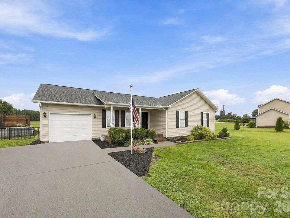 1st image of 204 Webb Rd