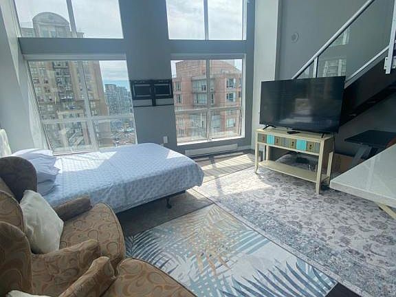2nd image of 933 Seymour St Penthouse 5