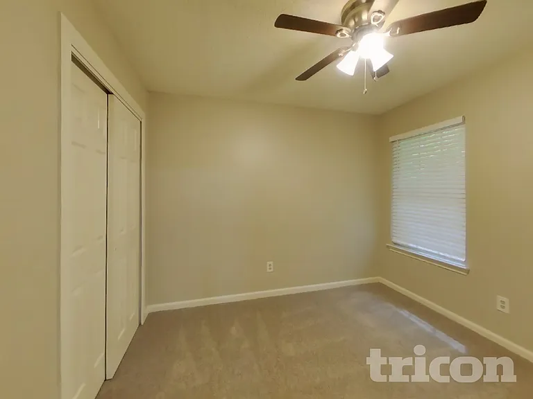 419 Windhurst Dr — Photo 17