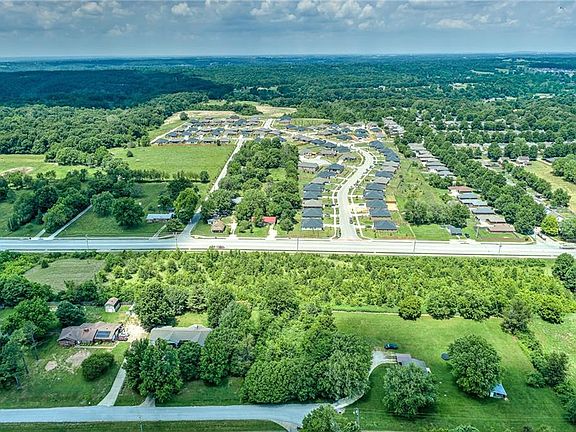 5th image of W Wedington Dr