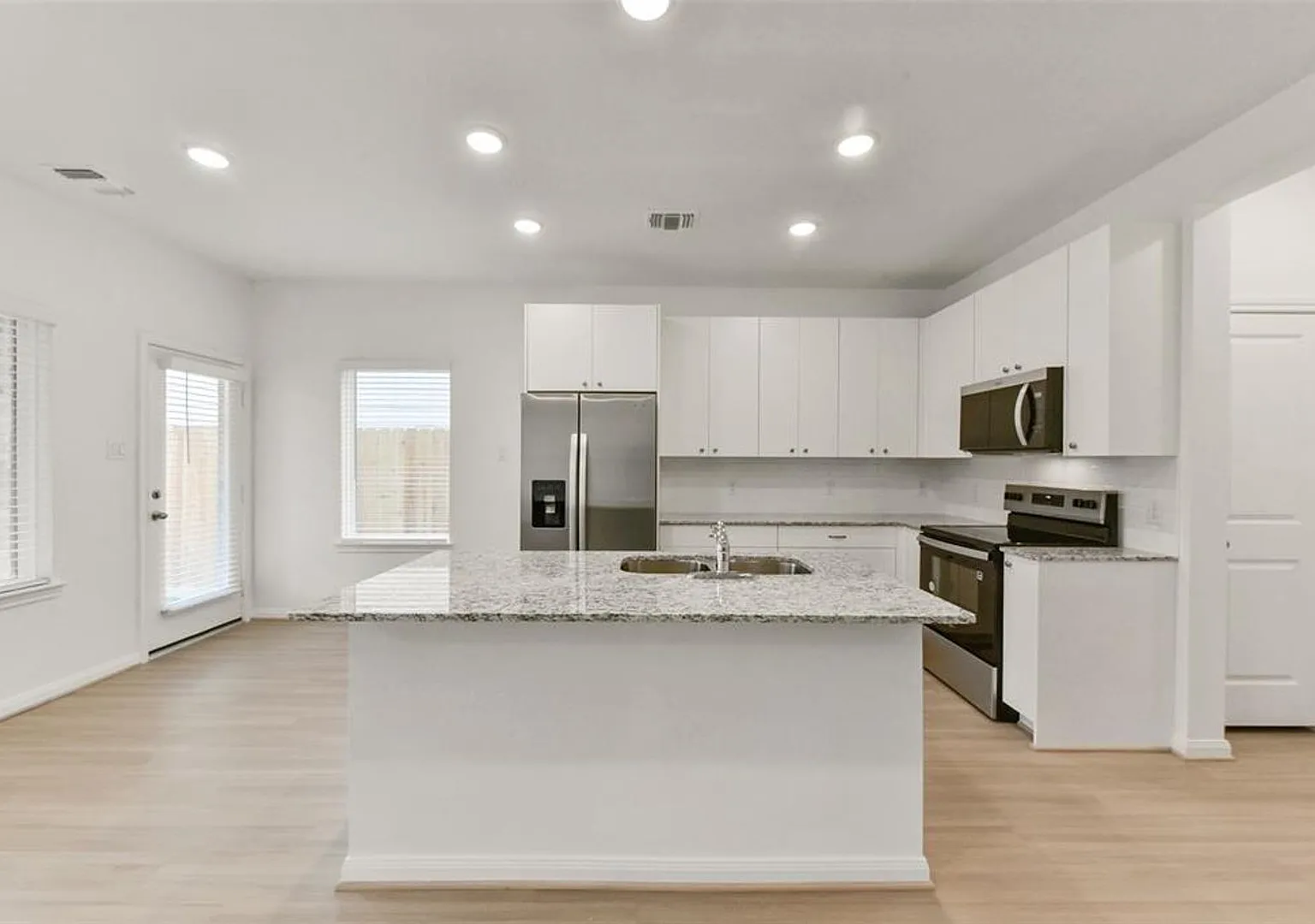 New construction home available for lease. — Photo 3